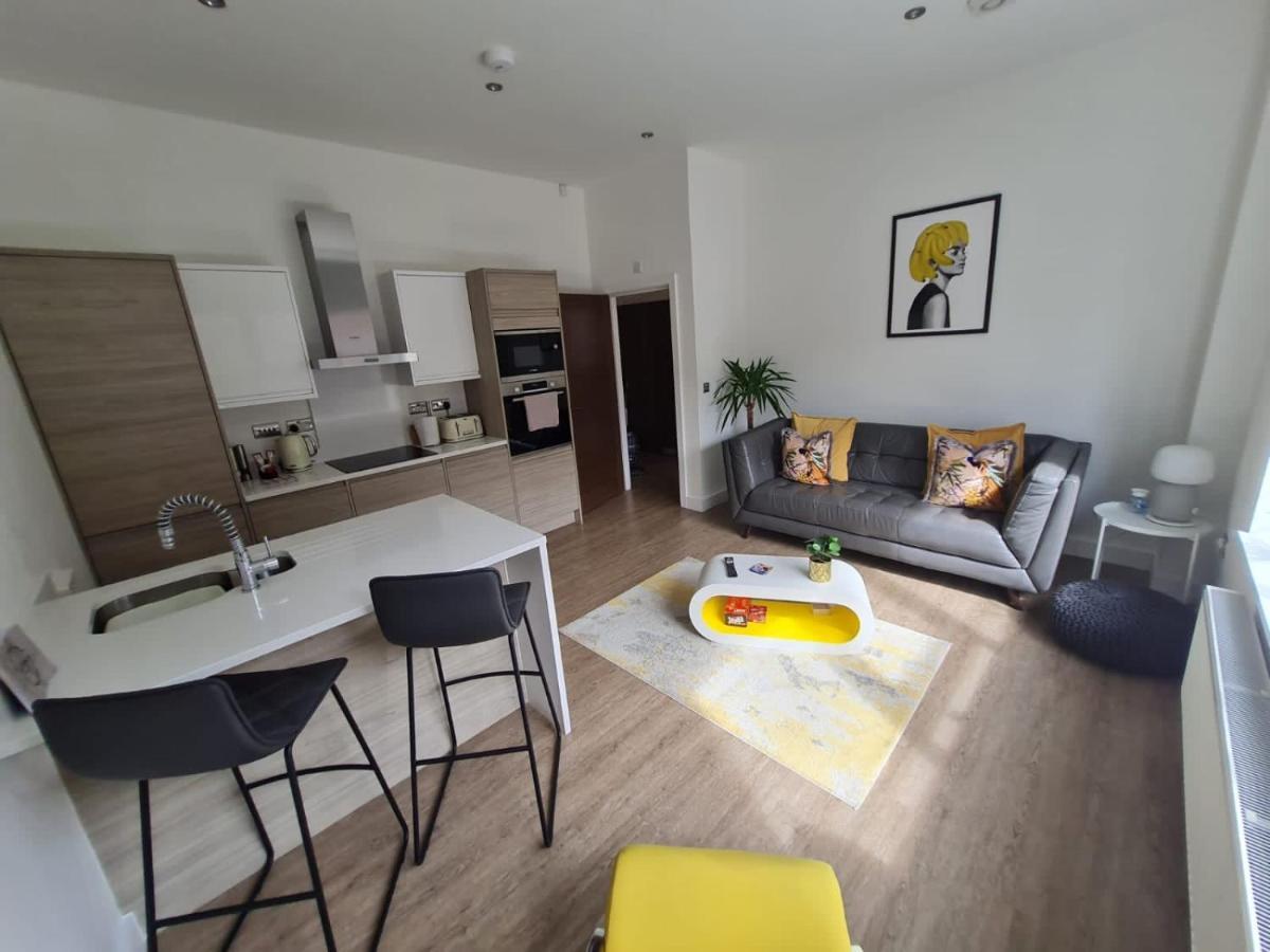 34 Cuppin Street - Luxury City Centre Apartment! Chester Exterior photo